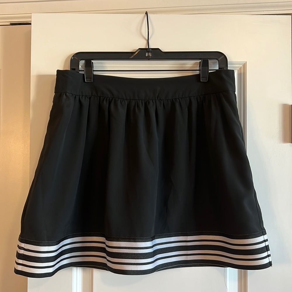 Piperlime black skirt. Size: L.